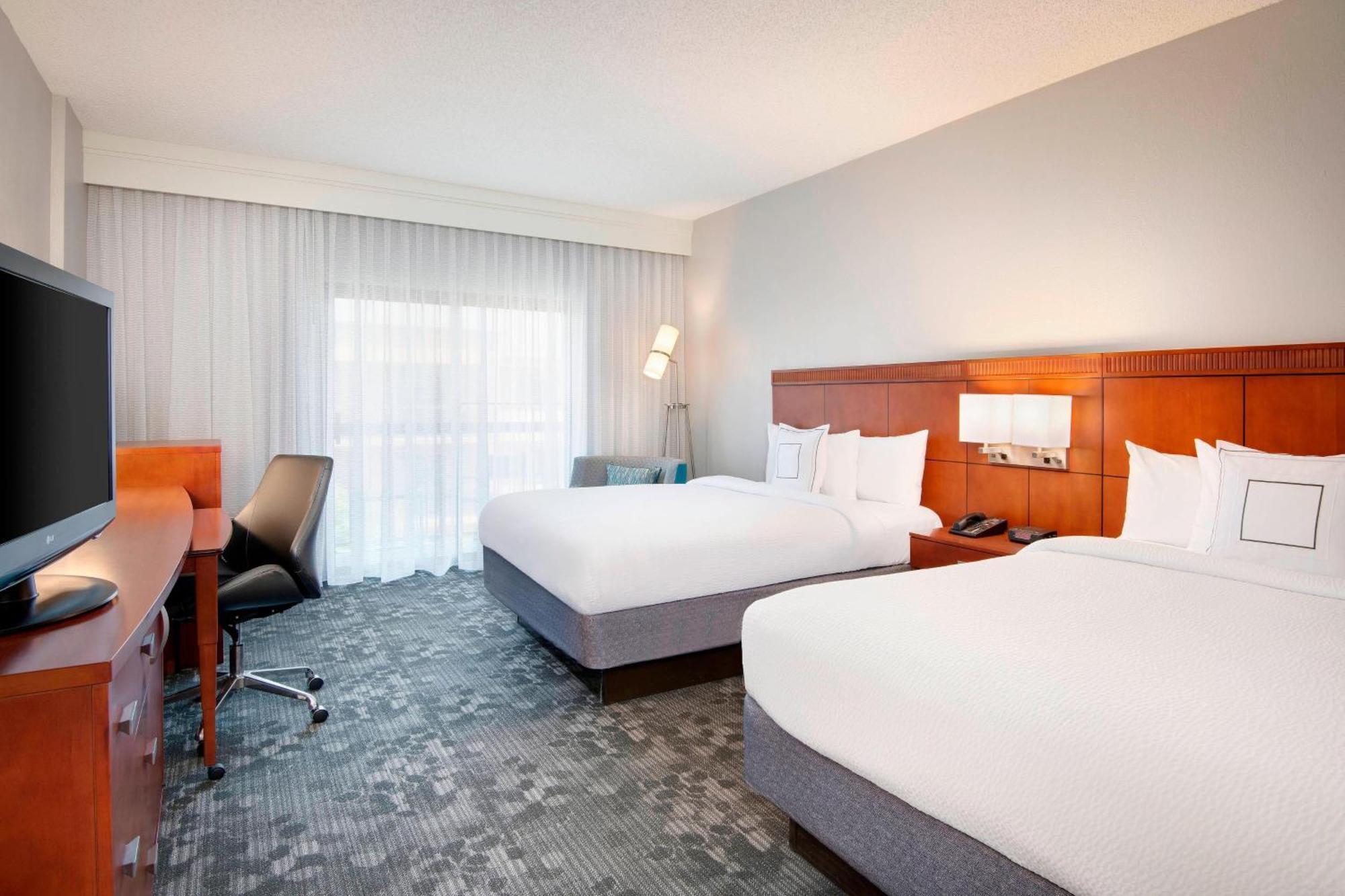 Courtyard By Marriott Savannah Midtown Esterno foto