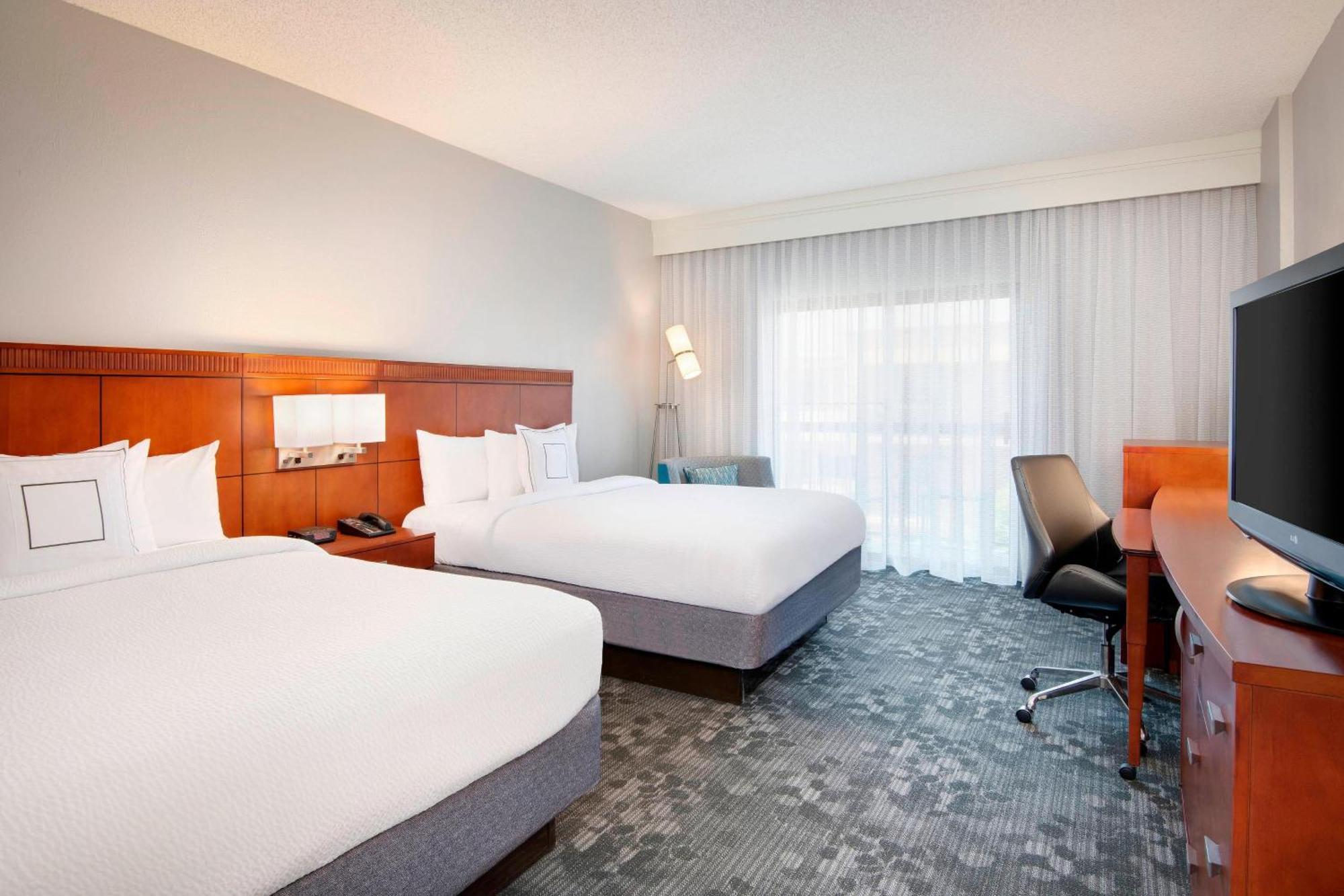 Courtyard By Marriott Savannah Midtown Esterno foto