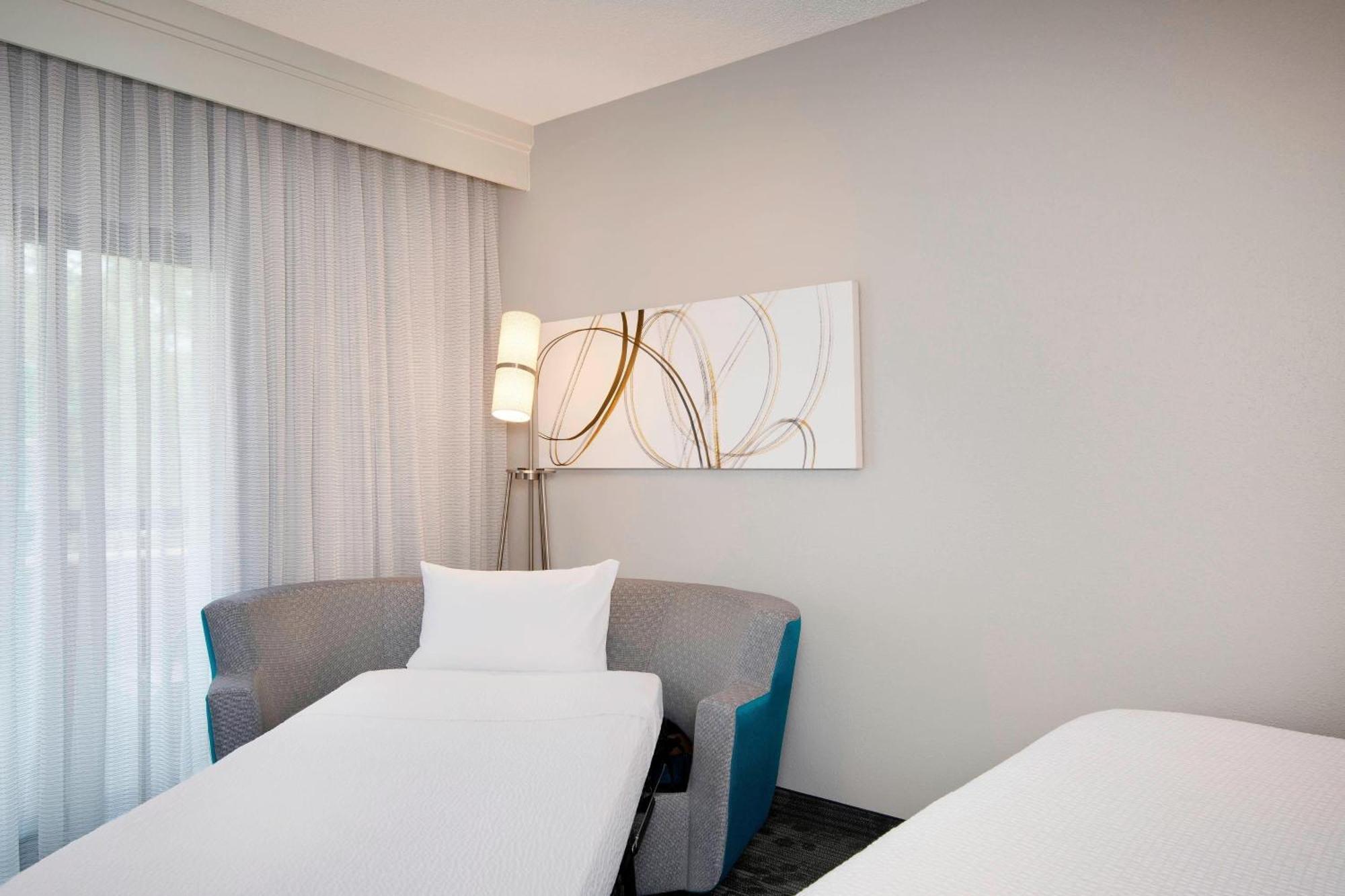 Courtyard By Marriott Savannah Midtown Esterno foto