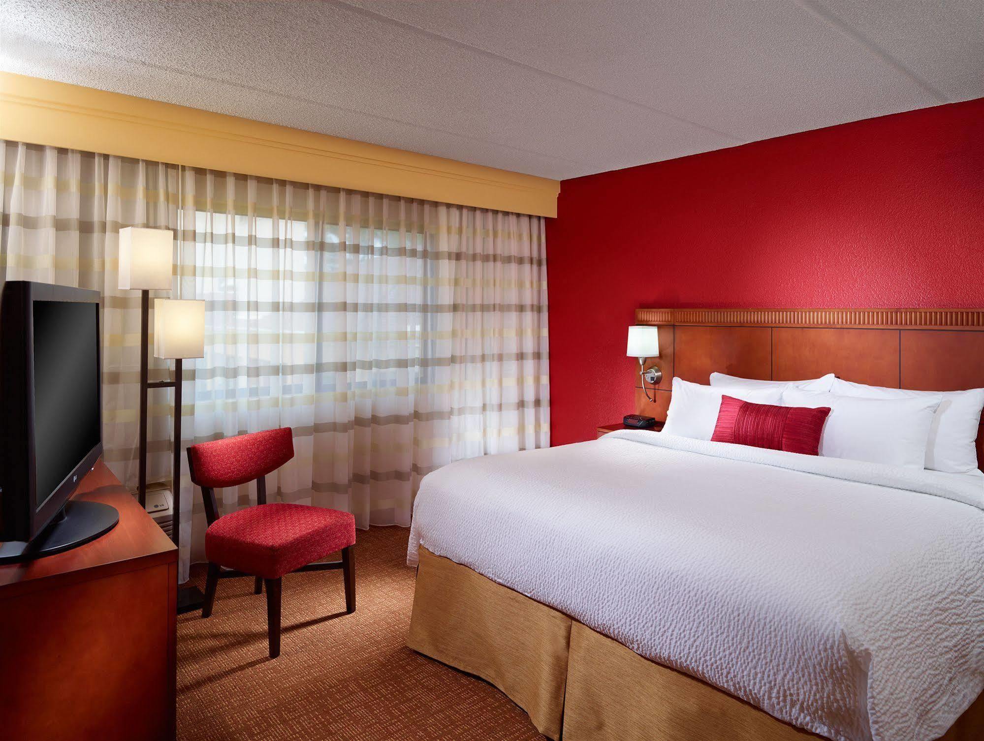 Courtyard By Marriott Savannah Midtown Esterno foto
