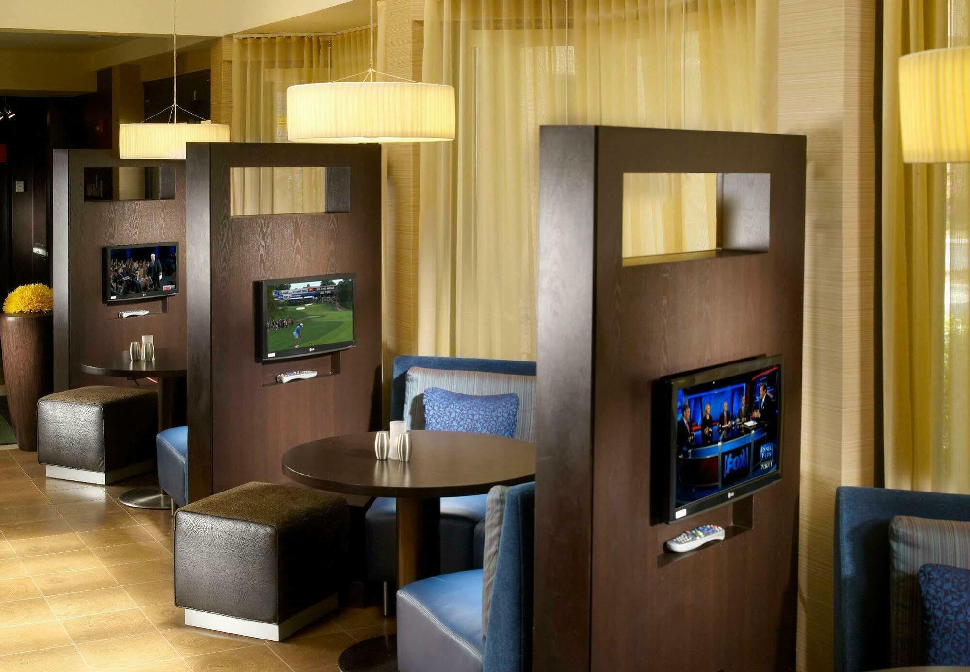 Courtyard By Marriott Savannah Midtown Esterno foto